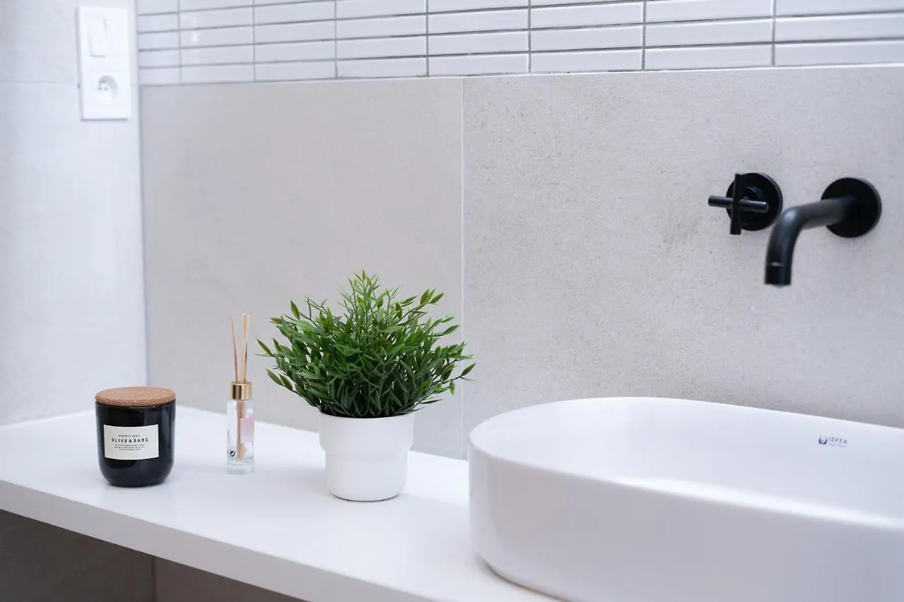 Modern 5 Min Wenceslas Square Apartment, Praha Apartmán